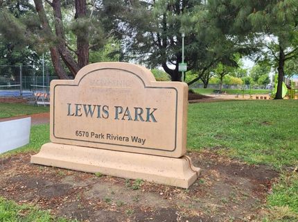 6573 Park Riviera Way, Sacramento, CA 95831 Photo