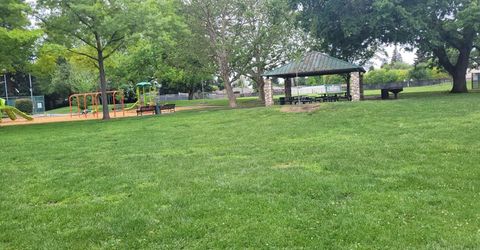 6573 Park Riviera Way, Sacramento, CA 95831 Photo