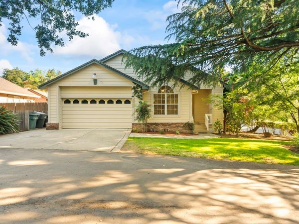 3900 Green Forest Ln, Sacramento, CA 95821