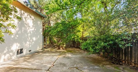 3900 Green Forest Ln, Sacramento, CA 95821 Photo