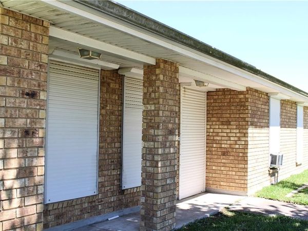 7671 INLET Lane, New Orleans, LA 70128