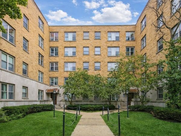 2600 W Balmoral Avenue , Unit 402, Chicago, IL 60625