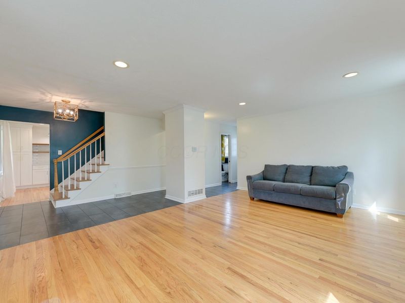 1570 Oakview Drive, Columbus, OH 43235 Photo 14