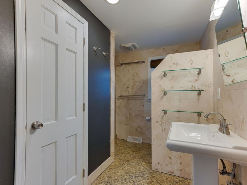 1570 Oakview Drive, Columbus, OH 43235 Photo 27