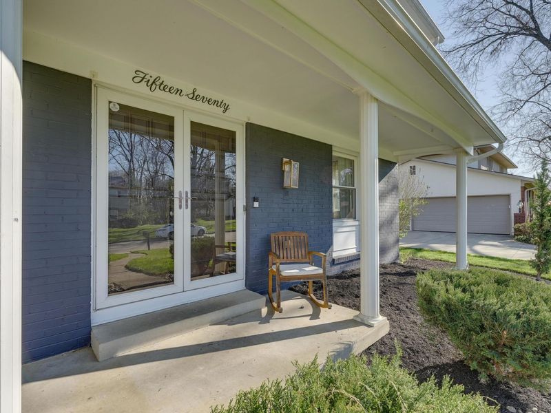 1570 Oakview Drive, Columbus, OH 43235 Photo 5