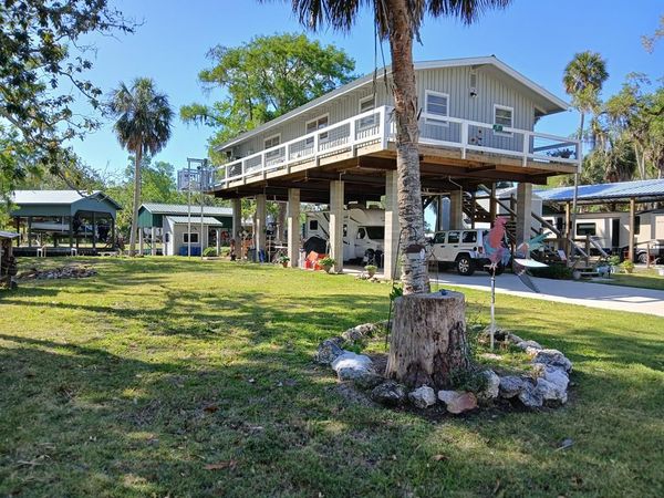 57 SE 252nd St, Old Town, FL 32680