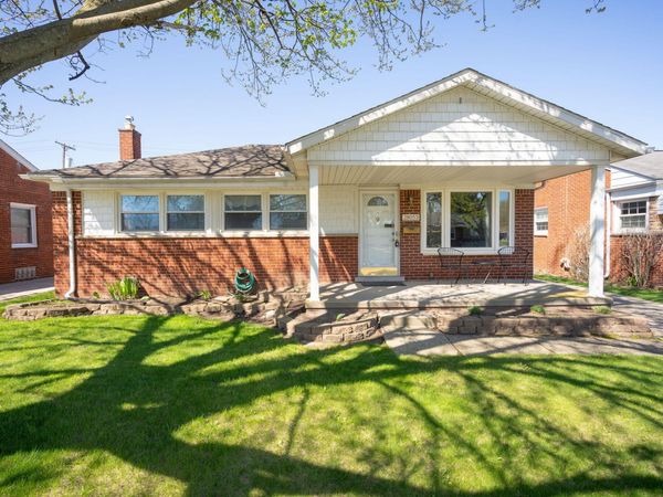 28053 Fountain Street, Roseville, MI 48066