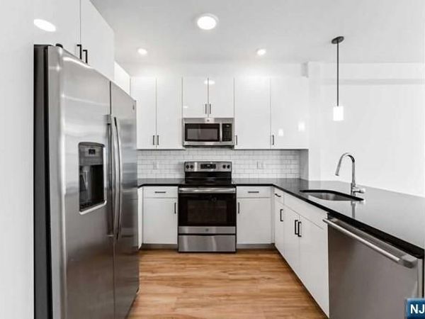 520 Cliff Street 103, FAIRVIEW, NJ 07022