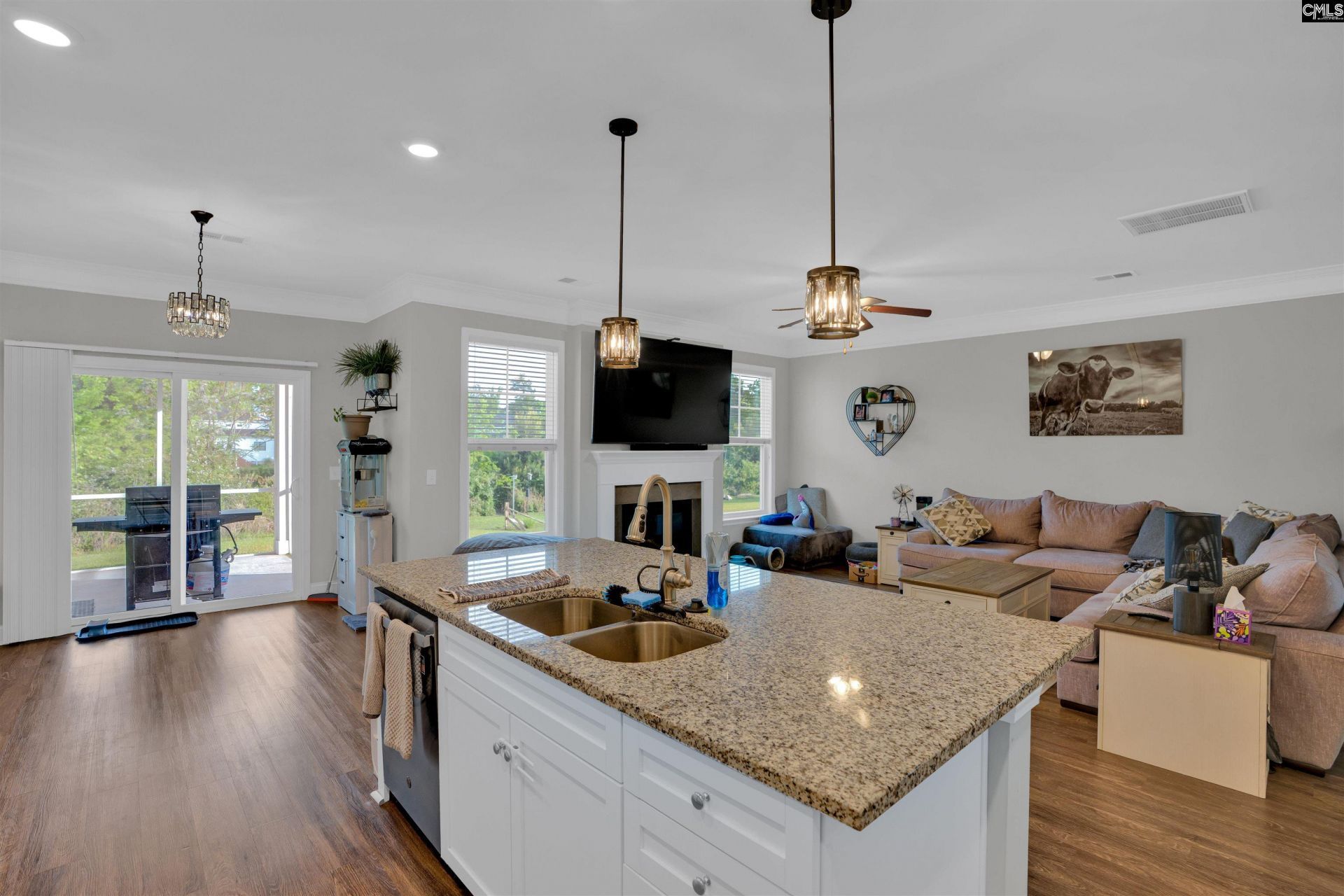 432 Thayer Street  Photo 17