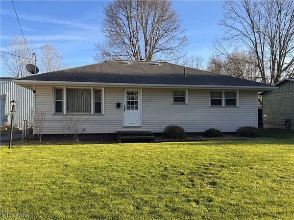 14 W Main Street , Leetonia, OH 44431