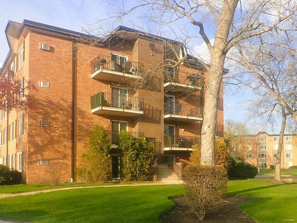 1127 S Old Wilke Road , Unit 101, Arlington Heights, IL 60005