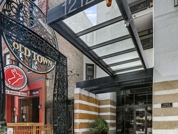1212 N Wells Street , Unit 202, Chicago, IL 60610