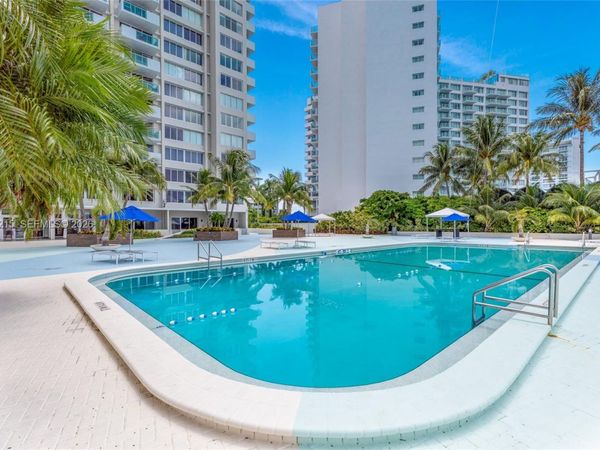 1200 West Ave, Unit PH15, Miami Beach, FL 33139