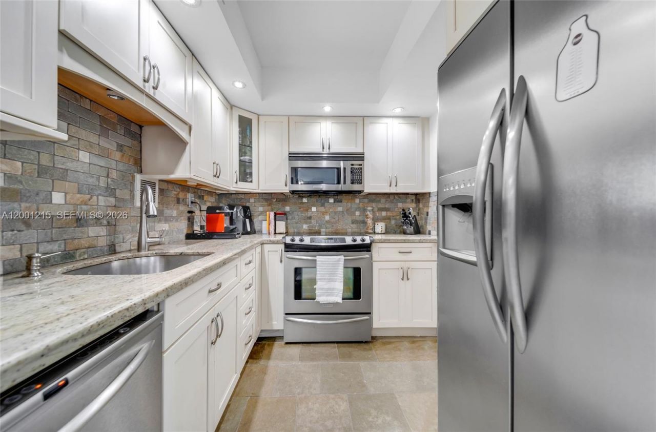 1200 West Ave, Unit PH15, Miami Beach, FL 33139 Photo