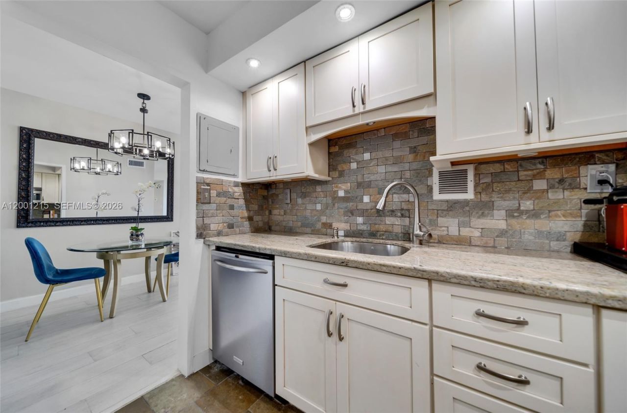 1200 West Ave, Unit PH15, Miami Beach, FL 33139 Photo