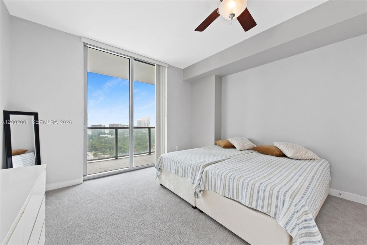 79 SW 12th St, Unit 2503-S, Miami, FL 33130 Photo