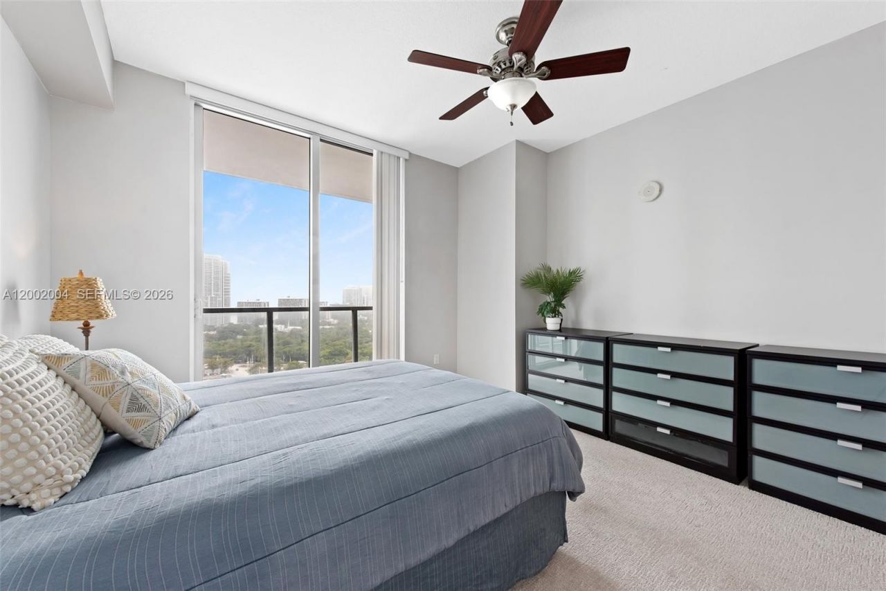 79 SW 12th St, Unit 2503-S, Miami, FL 33130 Photo