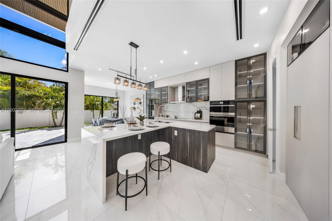 750 NE 16th Ave, Fort Lauderdale, FL 33304 Photo