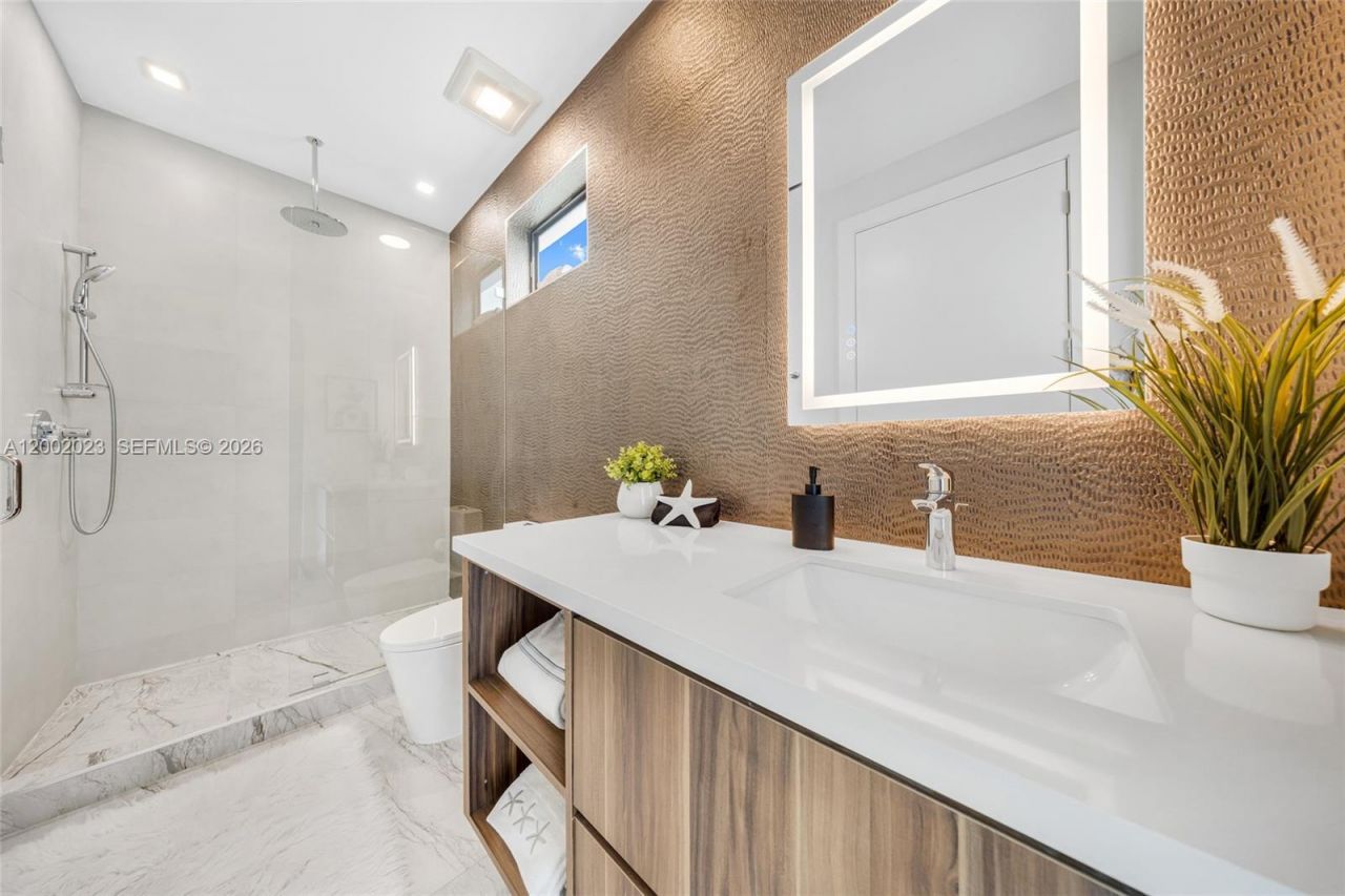 750 NE 16th Ave, Fort Lauderdale, FL 33304 Photo