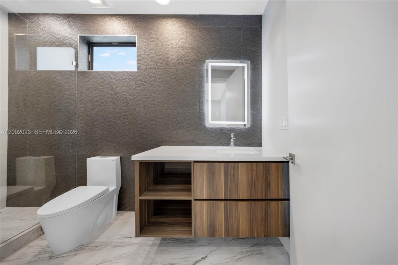 750 NE 16th Ave, Fort Lauderdale, FL 33304 Photo