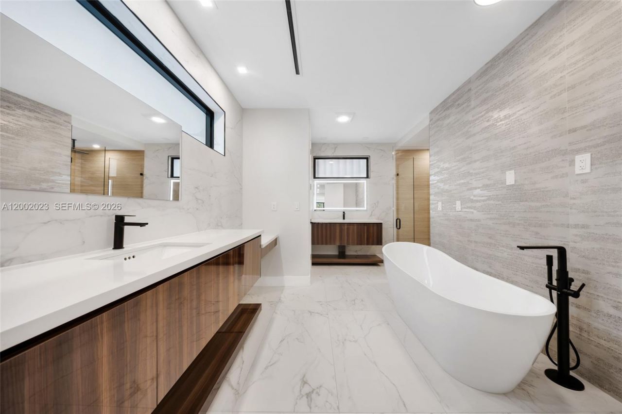 750 NE 16th Ave, Fort Lauderdale, FL 33304 Photo