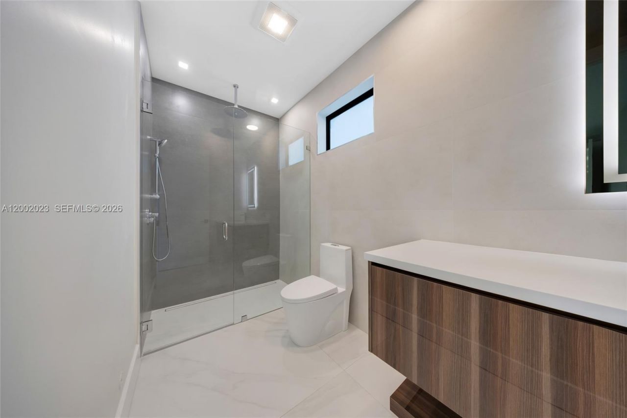 750 NE 16th Ave, Fort Lauderdale, FL 33304 Photo