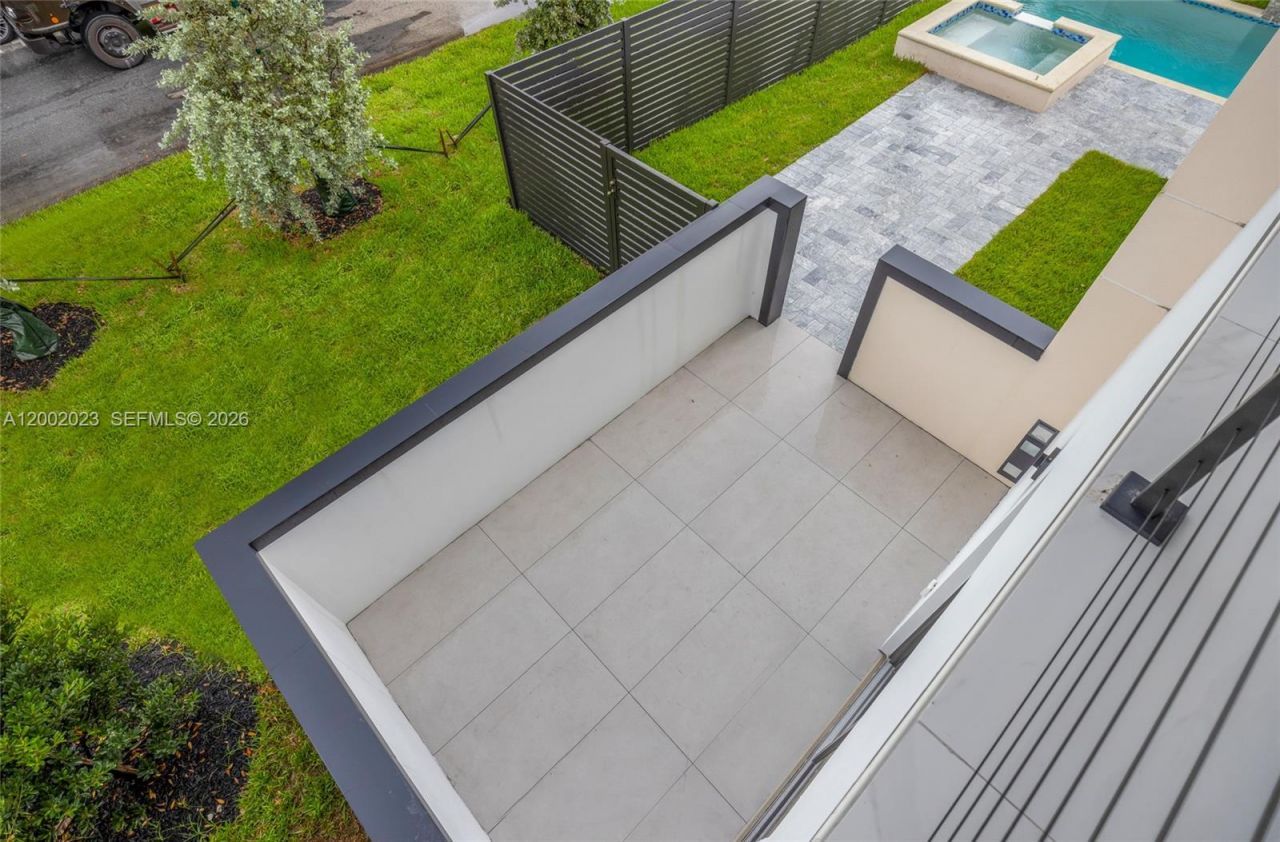 750 NE 16th Ave, Fort Lauderdale, FL 33304 Photo