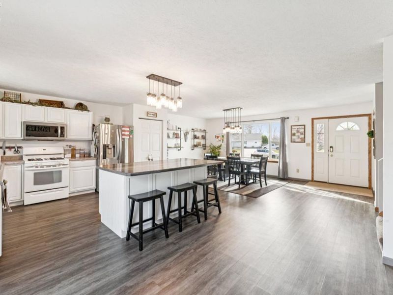 455 Mill Pond, Sandusky, OH 44870 Photo 2