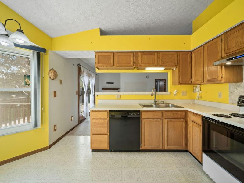 7394 Harbour Town Drive, Pickerington, OH 43147 Photo 14