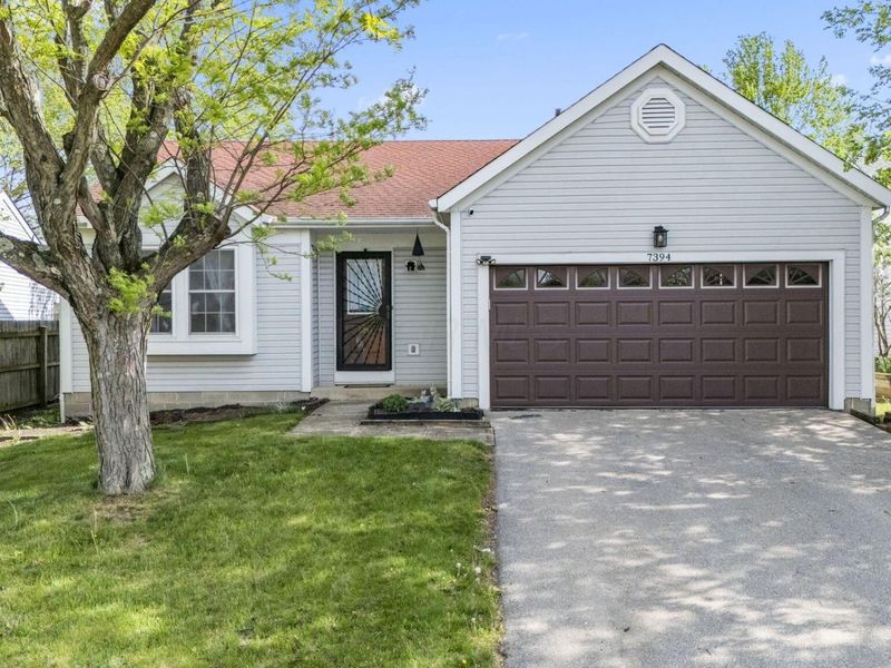 7394 Harbour Town Drive, Pickerington, OH 43147 Photo 4