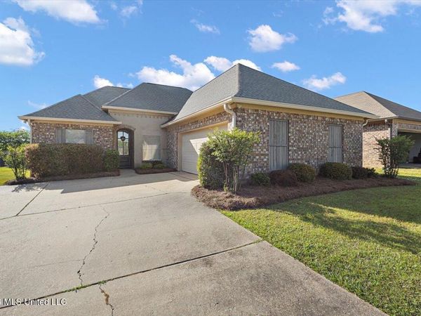 301 Ridge Pointe Drive, Brandon, MS 39042