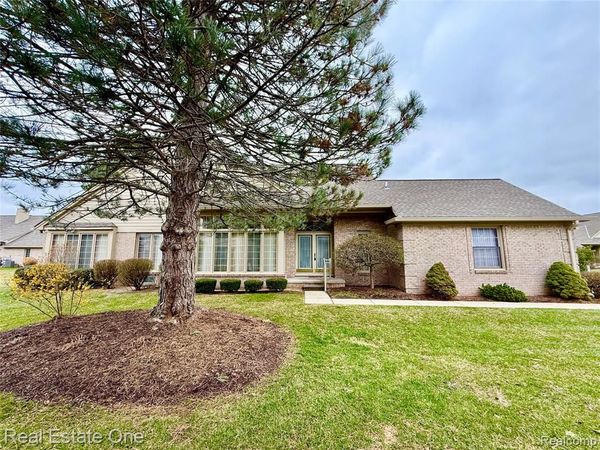 42827 Matthew Drive, Sterling Heights, MI 48313