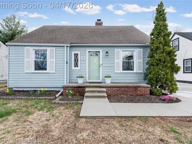 15026 Sunbury Street, Livonia, MI 48154
