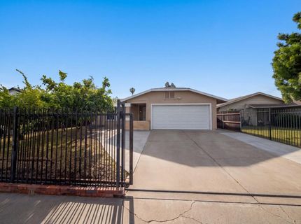 8232 Moorhaven Way, Sacramento, CA 95828 Photo