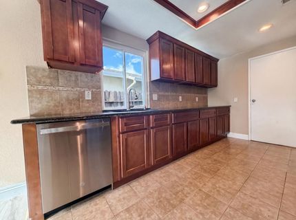 8232 Moorhaven Way, Sacramento, CA 95828 Photo