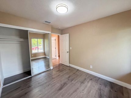 8232 Moorhaven Way, Sacramento, CA 95828 Photo