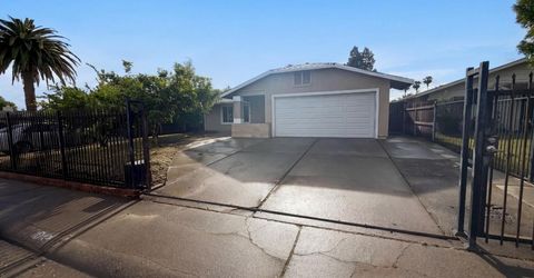 8232 Moorhaven Way, Sacramento, CA 95828 Photo