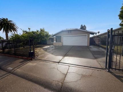 8232 Moorhaven Way, Sacramento, CA 95828 Photo