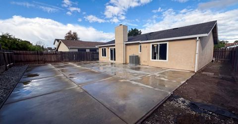 8232 Moorhaven Way, Sacramento, CA 95828 Photo