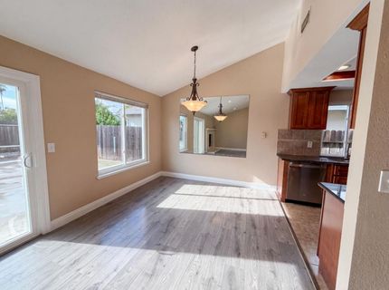 8232 Moorhaven Way, Sacramento, CA 95828 Photo