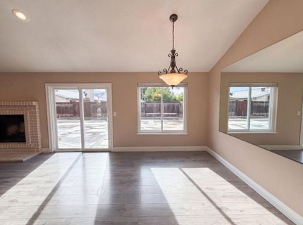 8232 Moorhaven Way, Sacramento, CA 95828 Photo