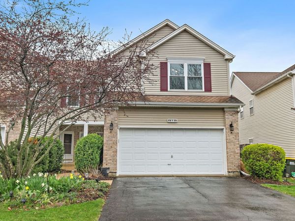 910 Cynthia Lane , Lake In The Hills, IL 60156