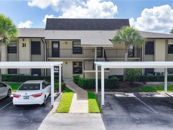 31 Plantation Drive, Unit 204, Vero Beach, FL 32966