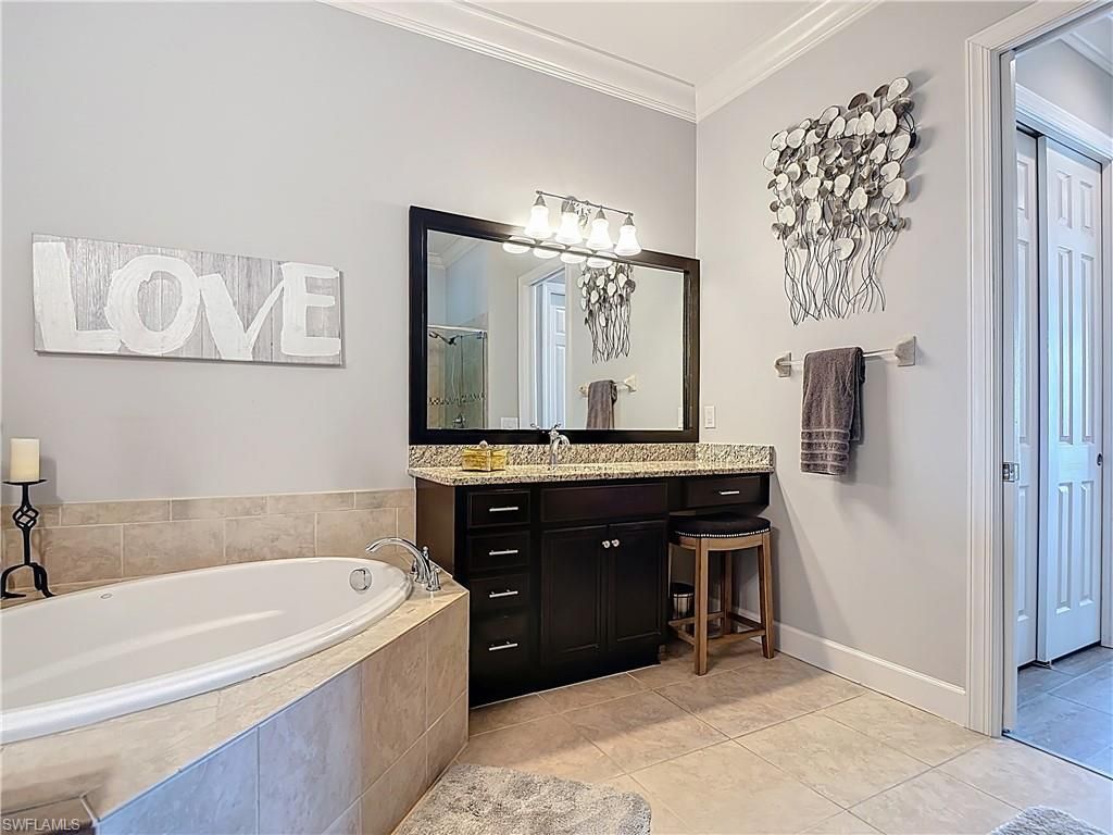 10300 Glastonbury Cir, Unit 202, Fort Myers, FL 33913 Photo