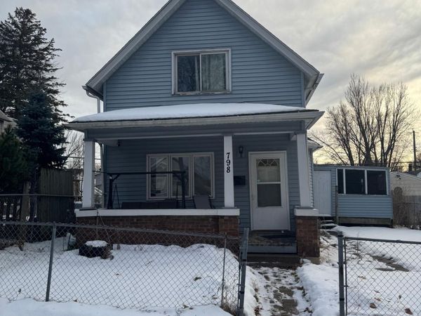 798 Cook Avenue E, Saint Paul, MN 55106