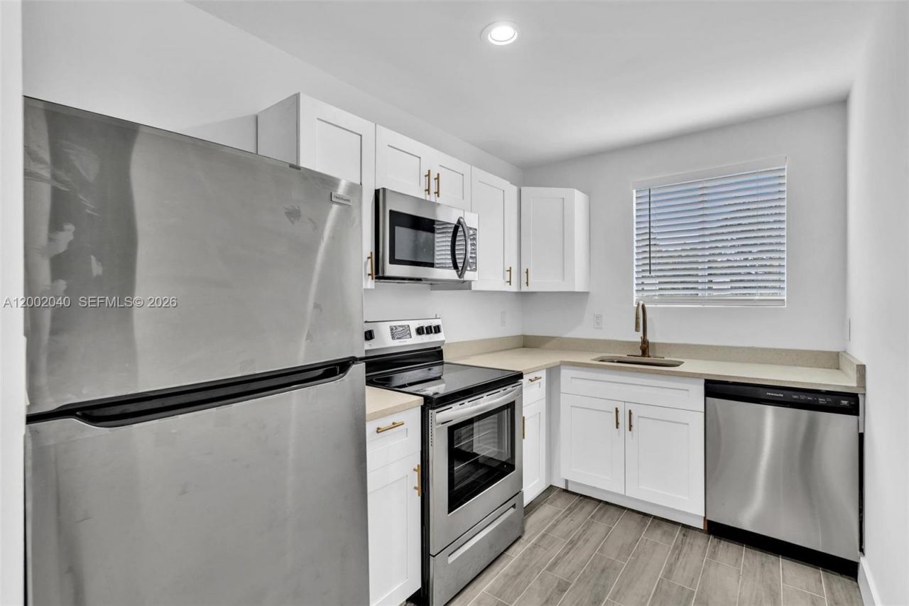 584 NW 35th St, Unit 2, Miami, FL 33127 Photo