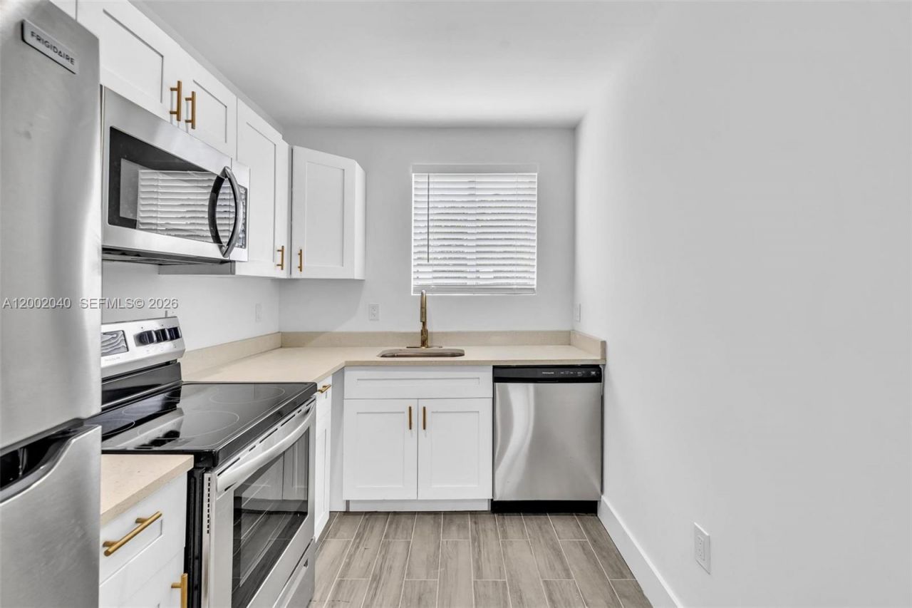 584 NW 35th St, Unit 2, Miami, FL 33127 Photo