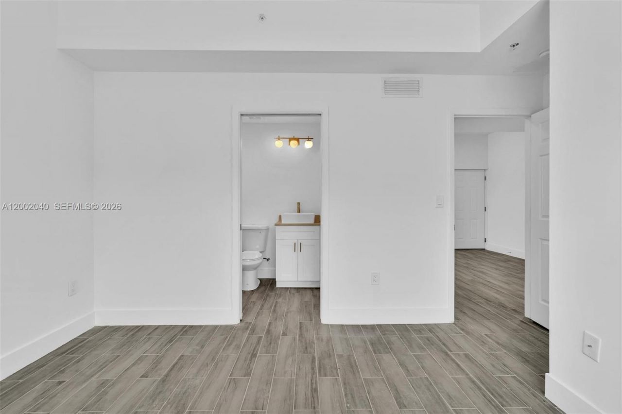 584 NW 35th St, Unit 2, Miami, FL 33127 Photo