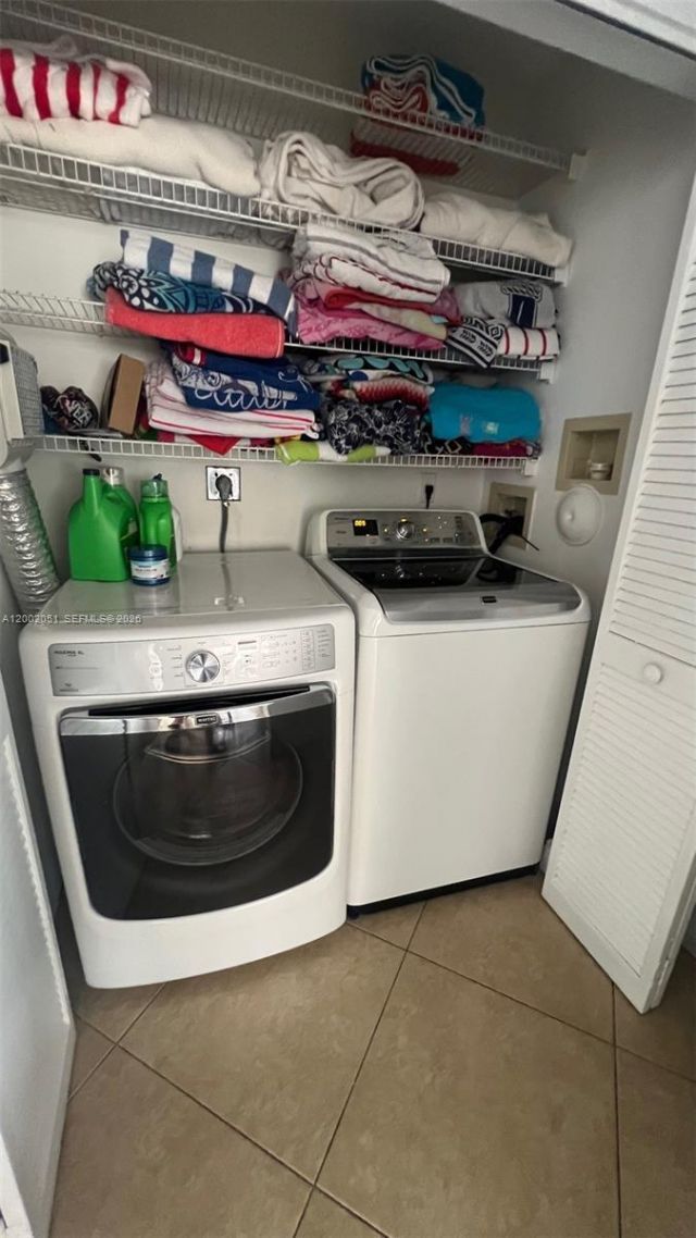 1590 Seagrape Way, Hollywood, FL 33019 Photo