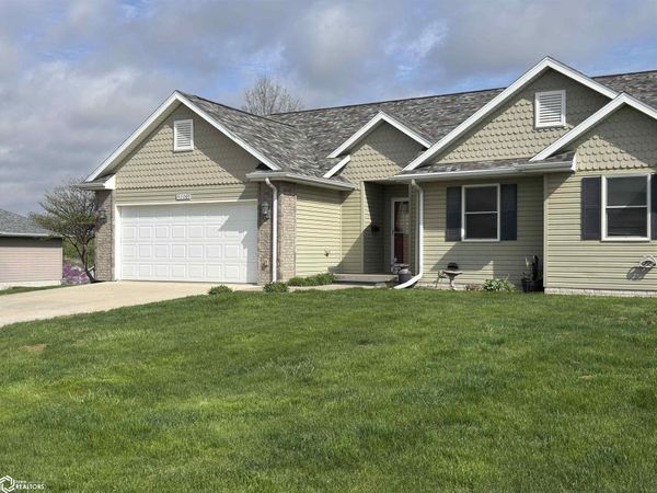 910 Bluegrass Drive, Unit B, Corning, IA 50841